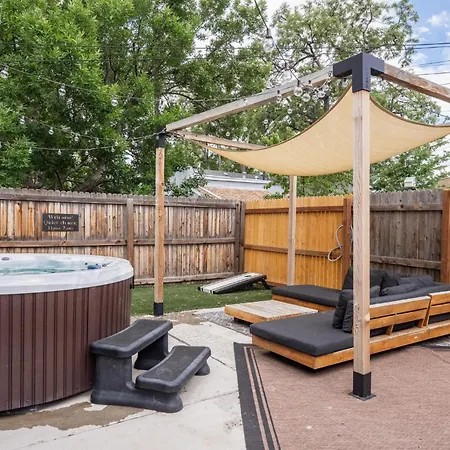 Villa Urban Hot Tub Oasis - Ev Charger - Walk To Rino